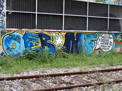 photo graffiti Paris 19eme arrondissement